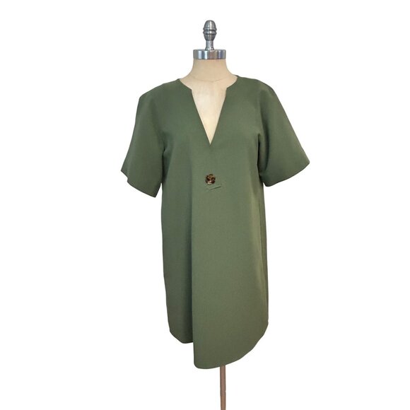 Tuckernuck Olive Green Short Sleeve Shift Dress W tortoise shell flower Accent S - Picture 1 of 5